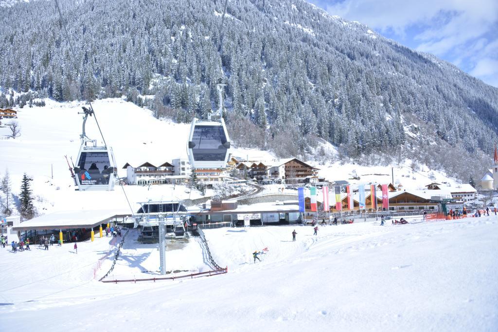 Berghotel Racines Dış mekan fotoğraf