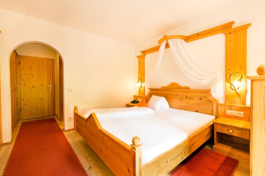 Berghotel Racines Oda fotoğraf