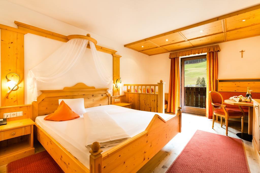 Berghotel Racines Oda fotoğraf