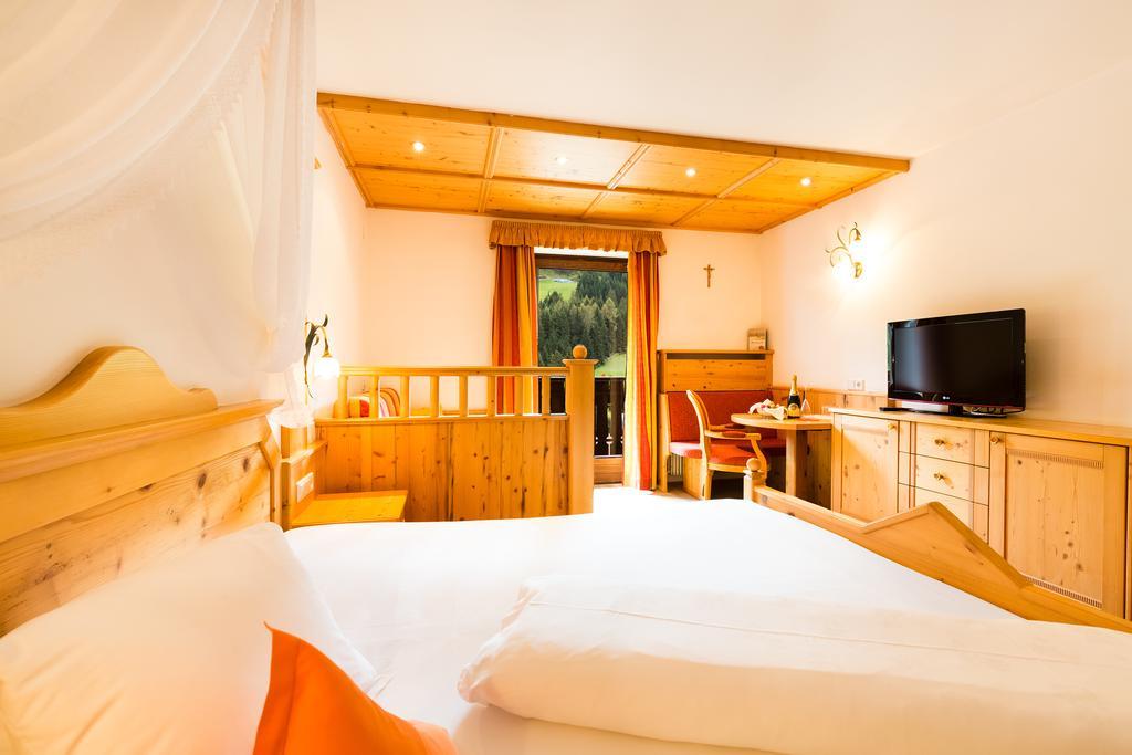 Berghotel Racines Oda fotoğraf